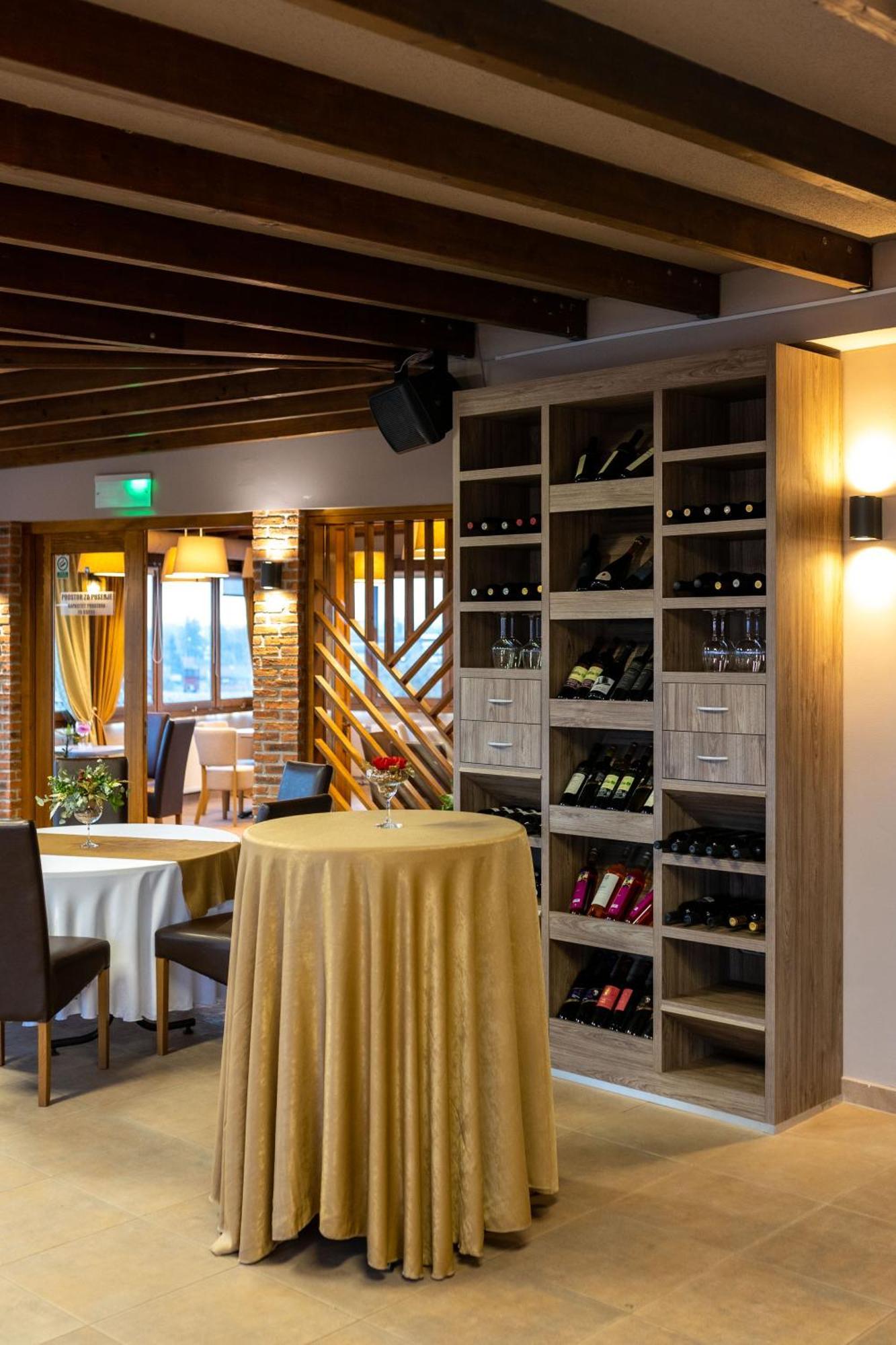 Art Hotel Slavonski Brod Dış mekan fotoğraf