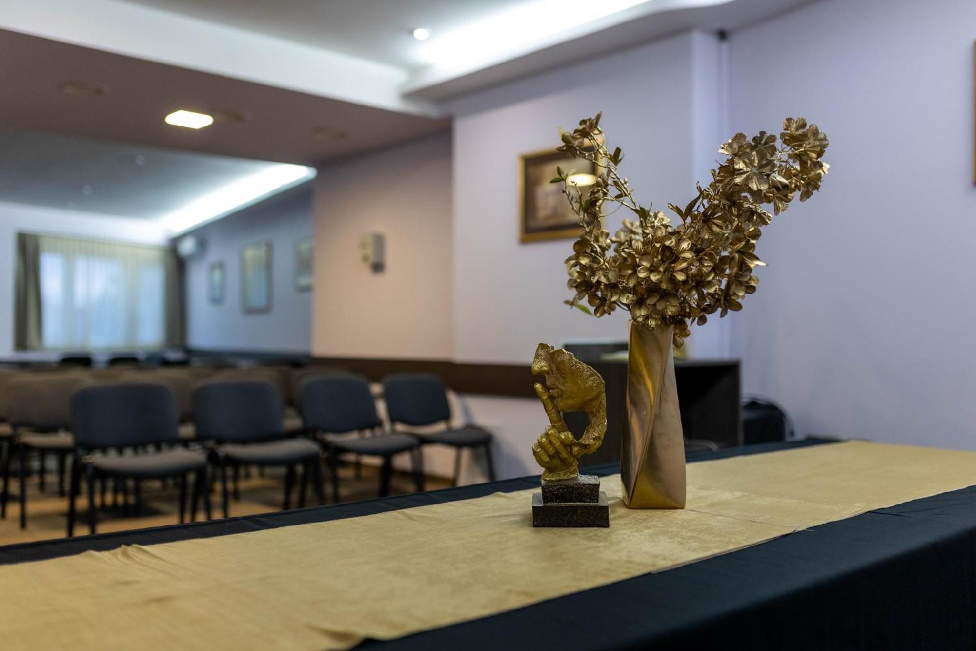 Art Hotel Slavonski Brod Dış mekan fotoğraf